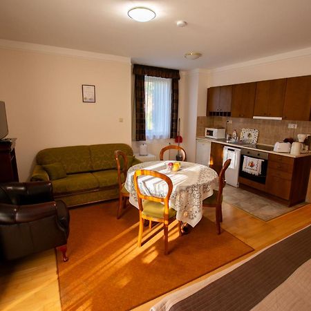Bernadett Villa Apartman 3 Bük Eksteriør billede